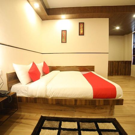 โอโย 47759 โฮเต็ล Vip Hotel โกตา ภายนอก รูปภาพ