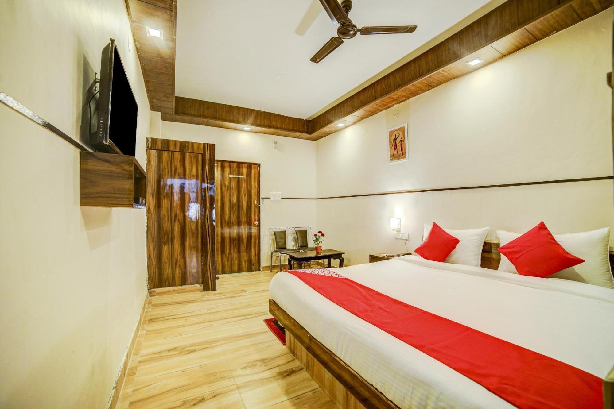 โอโย 47759 โฮเต็ล Vip Hotel โกตา ภายนอก รูปภาพ