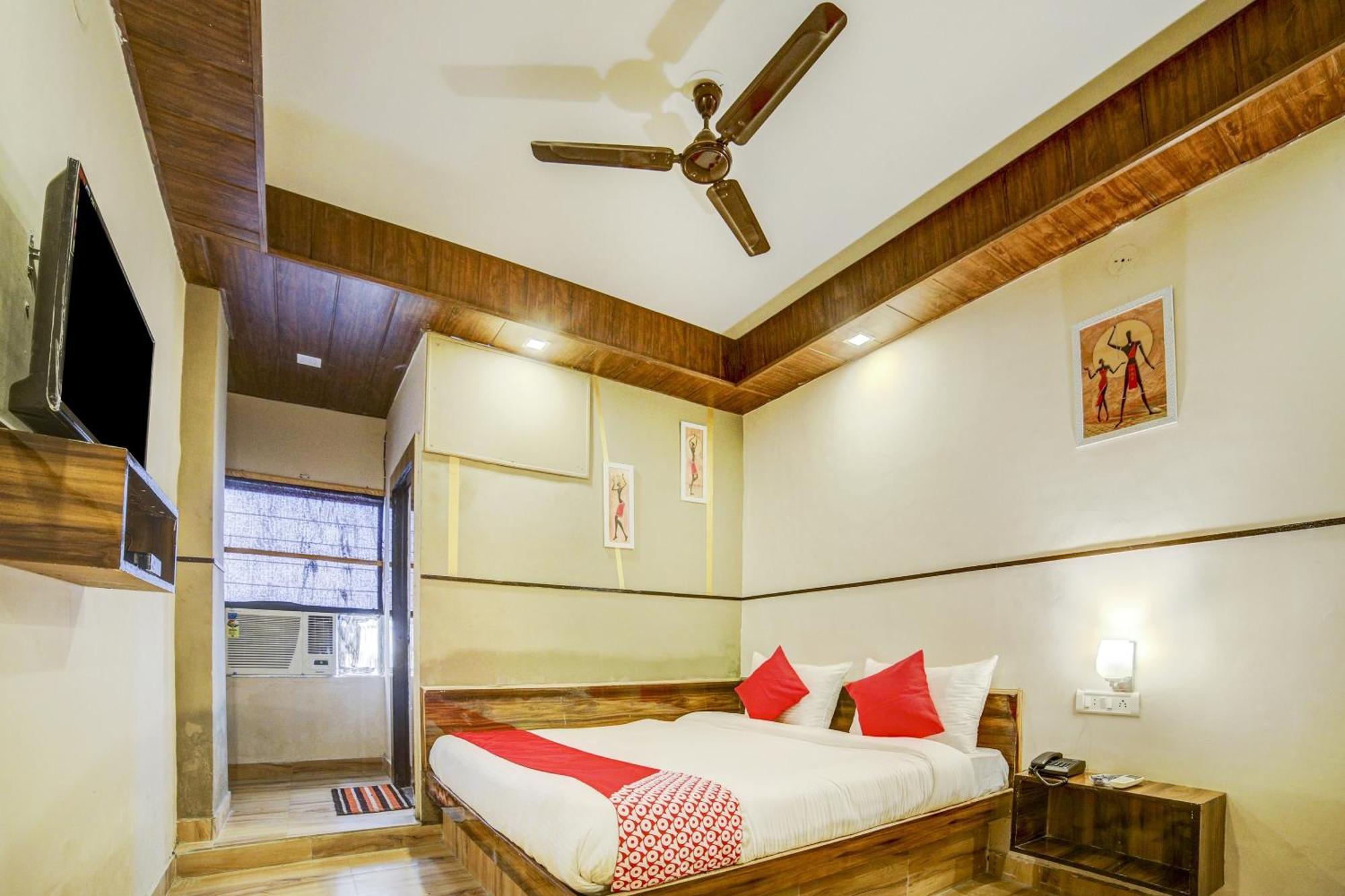 โอโย 47759 โฮเต็ล Vip Hotel โกตา ภายนอก รูปภาพ